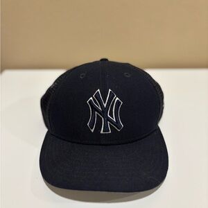 New Era 59Fifty New York Yankees Navy Mesh Cap